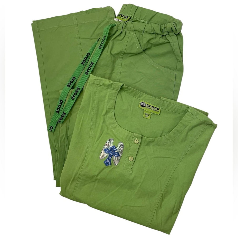 CROCS Lime Green Nursing Scrub Top & Pants Set Women’s Med (top) XS (pants)